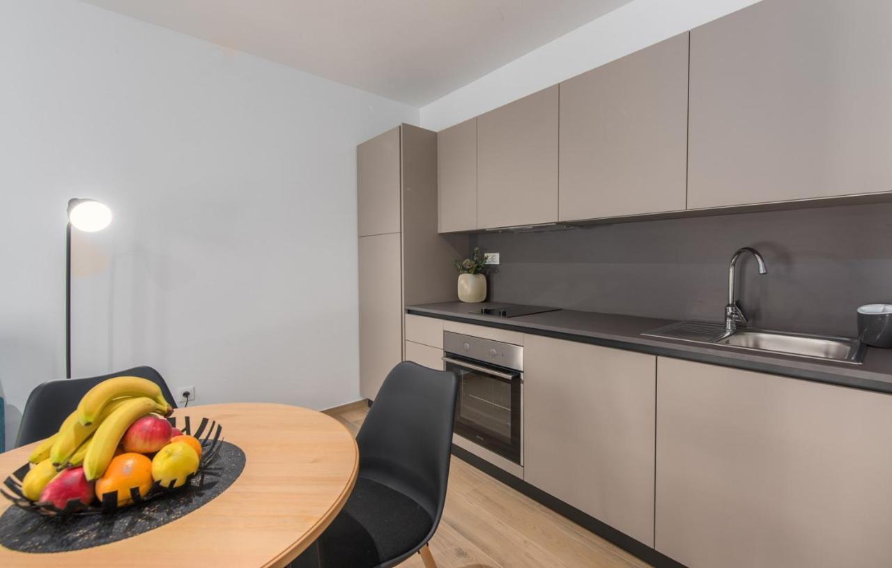 Apartment Vitamare Пореч Экстерьер фото